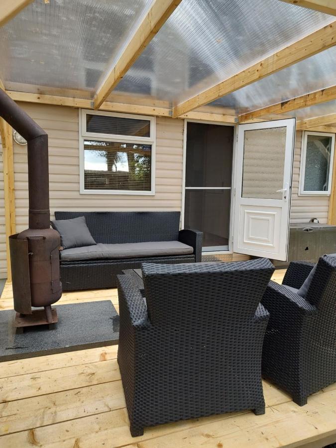 Chalet Met Veranda Aan Bosrand Vledder Εξωτερικό φωτογραφία
