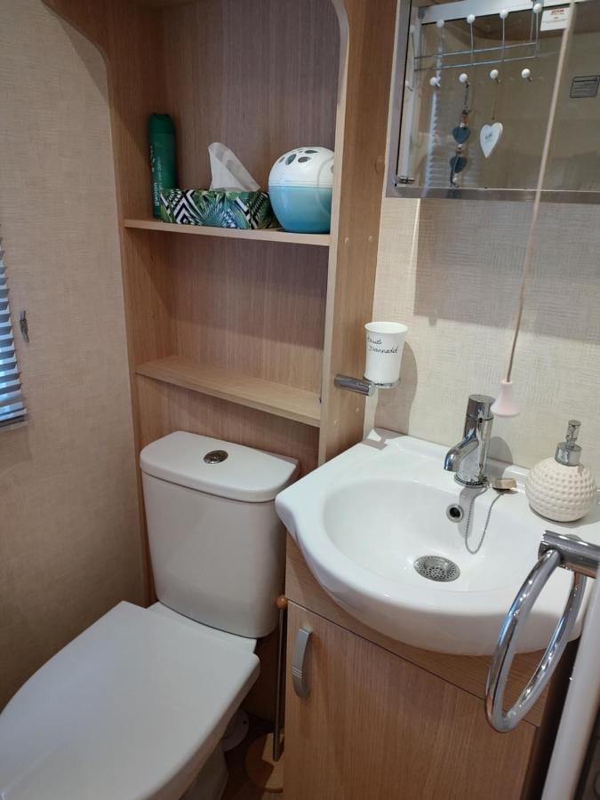 Chalet Met Veranda Aan Bosrand Vledder Εξωτερικό φωτογραφία
