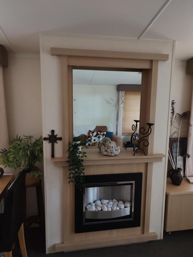 Chalet Met Veranda Aan Bosrand Vledder Εξωτερικό φωτογραφία