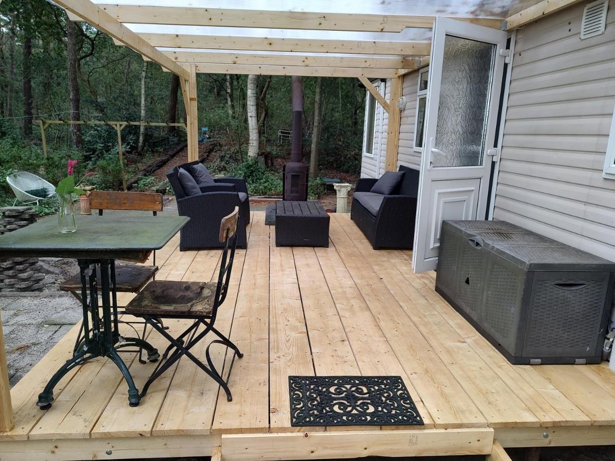 Chalet Met Veranda Aan Bosrand Vledder Εξωτερικό φωτογραφία