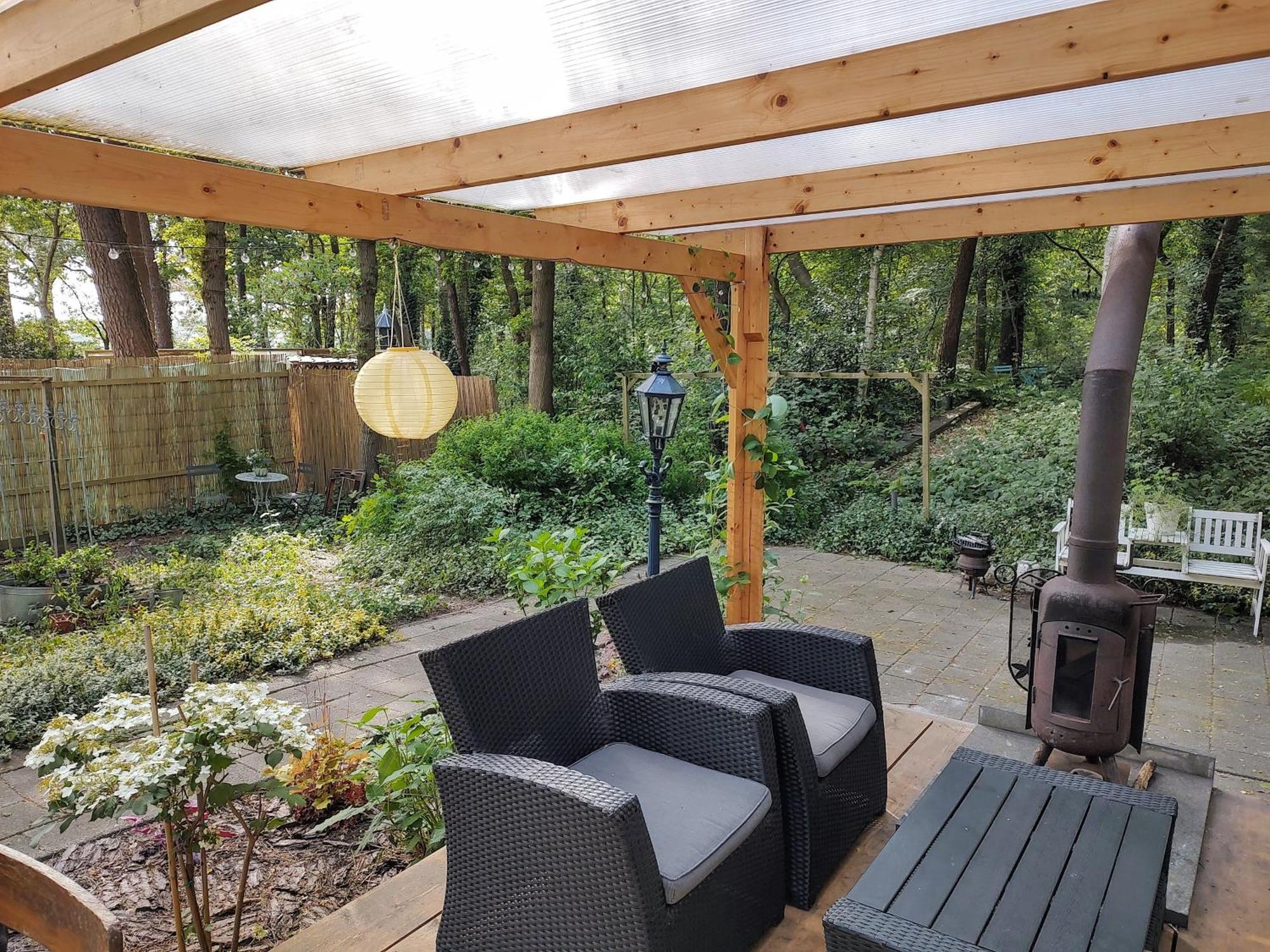 Chalet Met Veranda Aan Bosrand Vledder Εξωτερικό φωτογραφία