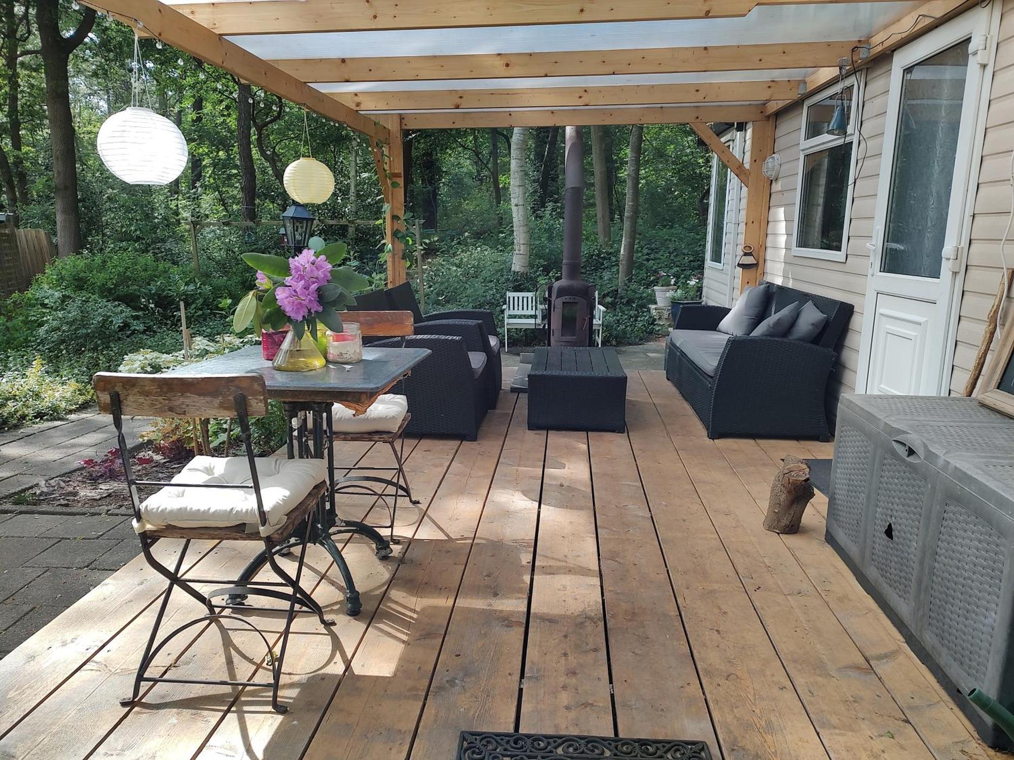 Chalet Met Veranda Aan Bosrand Vledder Εξωτερικό φωτογραφία